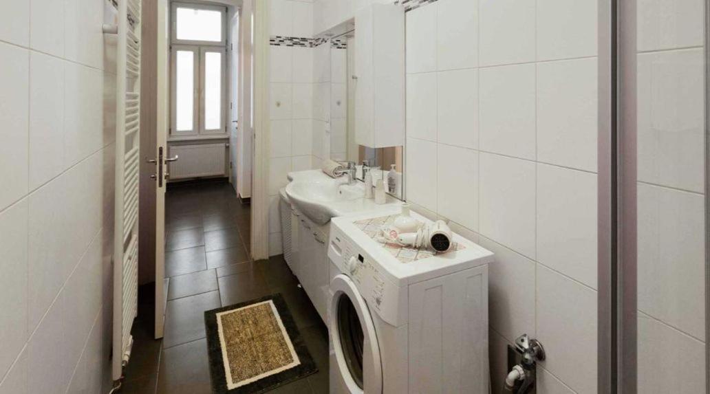 Flarent Economy Apartments Вена Экстерьер фото